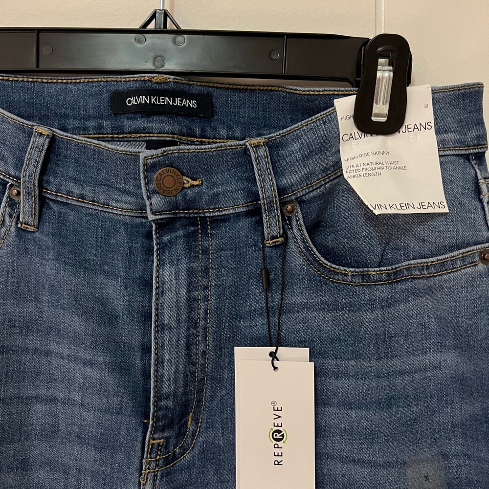 NWT Calvin Klein High Rise Skinny Jeans 31